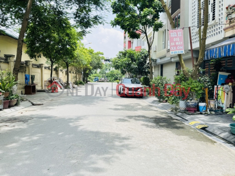 House for sale in lane 165 Thanh Am, 40m x 5 floors, sidewalk, cars avoid, business, price slightly over 13 billion, negotiable. Contact 0936123469 _0