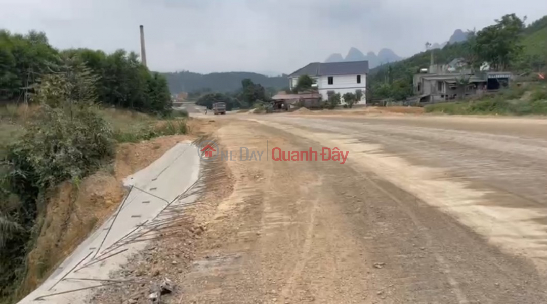 Beautiful plot of land with a total area of over 800m2 - Located just under 100m from National Highway 6 - Near the industrial zone. Sales Listings
