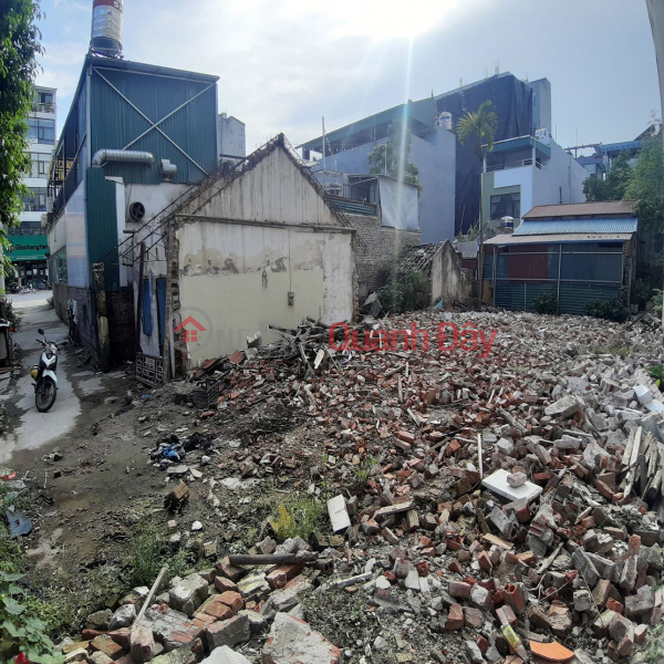 32m2 land in Gia Lam commune, Hanoi, accessible by car, only 4 billion VND (negotiable). 0989894845 Sales Listings