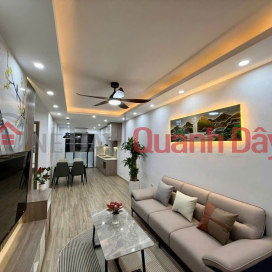Bá.n gấp căn hộ chung cư view hồ mát lịm quận Hoàng Mai, tầng 9, 72m2, 2 ngủ, giá cực kỳ ưu đãi - chỉ hơn 3 _0