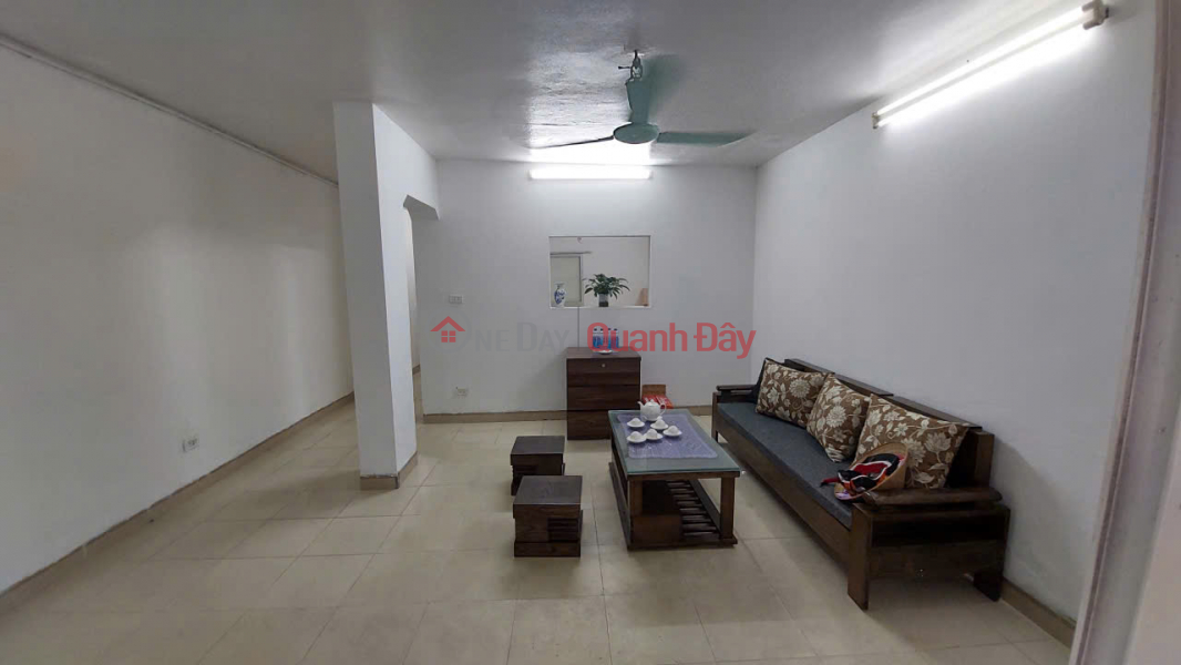 Property Search Vietnam | OneDay | Nhà ở Niêm yết cho thuê, Cho thuê nhà TT tầng 1 Quỳnh Mai, 10tr/tháng. 70m, mặt tiền 5m, ngõ 2 ô tô tránh, 2 ngủ, 1 VS, 1 khách, 1