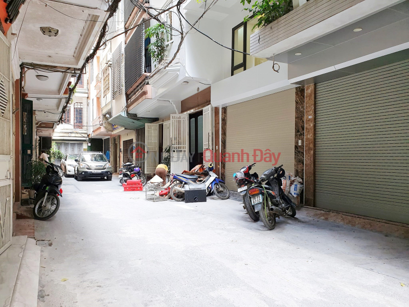 RARE!!! House for sale in Thai Ha, Dong Da. The lane for cars to avoid, Business Price is slightly 12 billion. Sales Listings