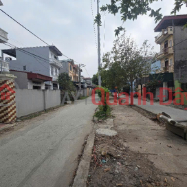 ̀ T: 
️Căn nhà rẻ nhất Thanh Trì 
- oto đỗ cửa. Cách 30m xe ô tô buýt tránh. _0