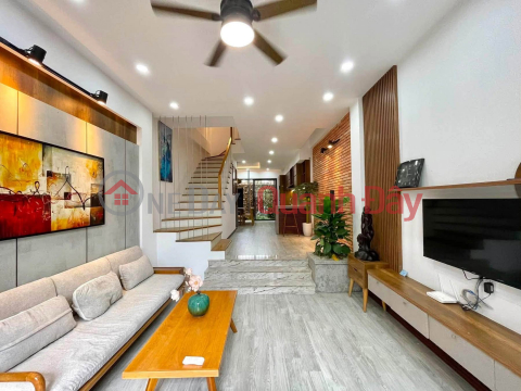 SUPERB PROPERTY - 3-story house with 3 mezzanines on Nguyen Huy Tu Street - right next to the beach _0