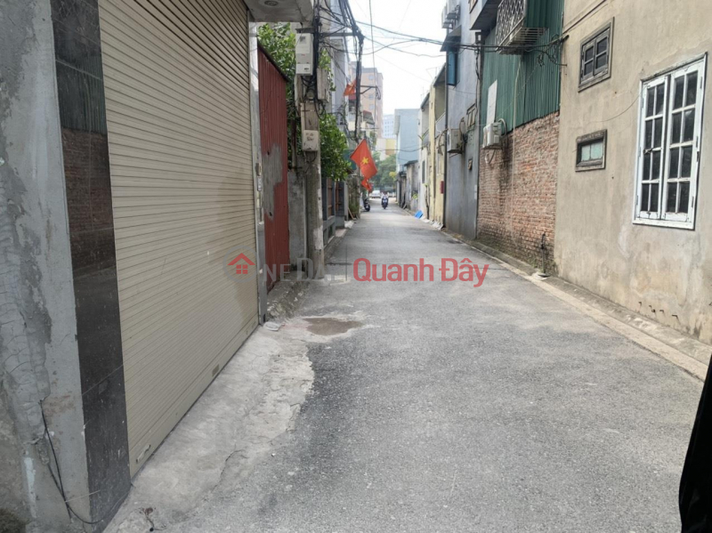 Giang Bien land for sale, nice location near schools, local markets. Frontage 5m x 11.5 is slightly 5 billion Sales Listings