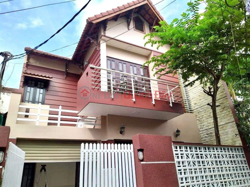 ₫ 11 Million/ month, 3-storey house for rent with a car, 3m from Hai Phong street