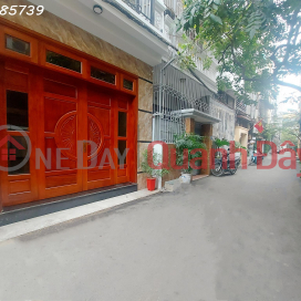 Selling a house with a plot of 47m 5T, parking at Mo Lao door, just over 6 billion, bright, best price t8 _0