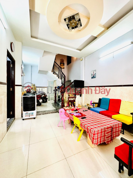 Selling Social House with Door in Phu Nhuan 6m x 9m 4 Floor 4 bedrooms Nhon 8 billion. Sales Listings