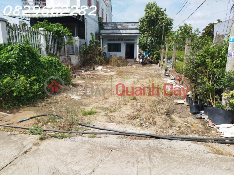 Land for sale on Pham Hong Thai street, Sa Dec, Dong Thap. 308m2, land title deed, southwest facing, price 2 billion VND. _0