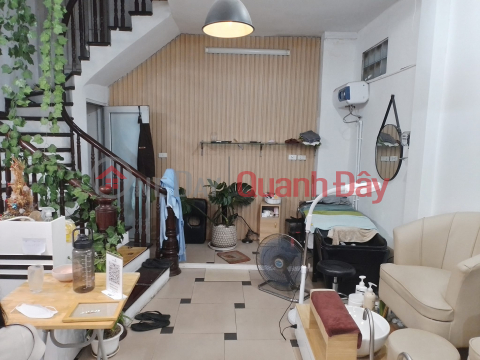 1st floor for rent on Thai Thinh street 31m2 with 5m frontage for 10 million VND _0