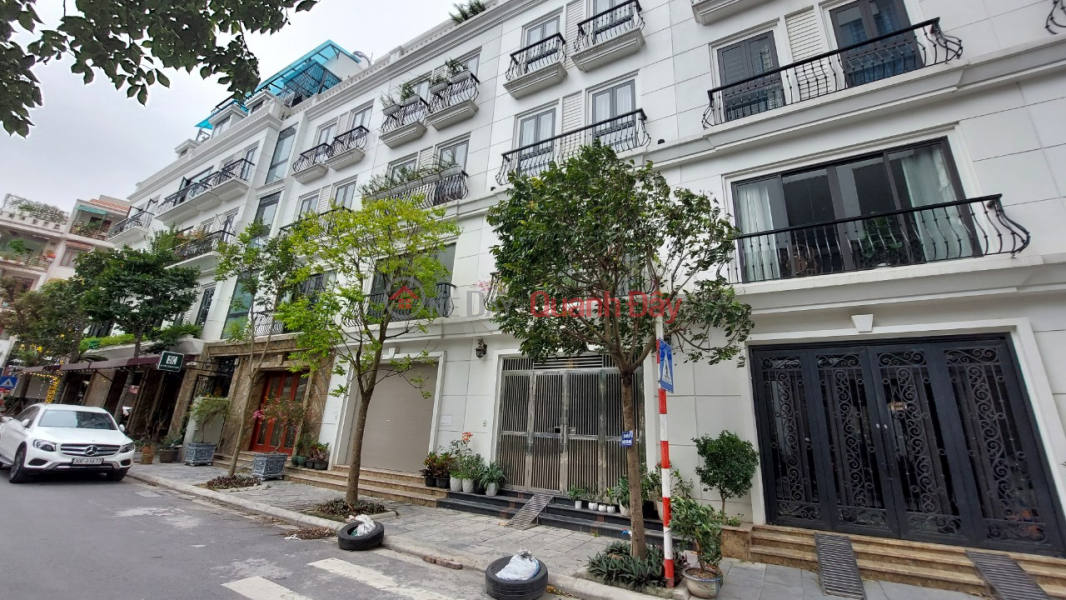 Nguyen Son Townhouse, VIP Long Bien District, 5 Floors, Elevator, Prime Location. Sales Listings