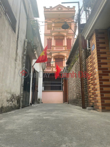 BEAUTIFUL HOUSE BUILT BY RESIDENTS IN NGOC THUY STREET, 37 SQUARE METERS, 3 FLOORS, 3.5 M FRONTAGE, 5.45 BILLION. LONG BIEN. Sales Listings