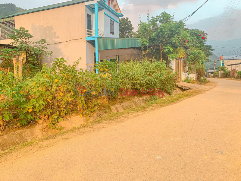 BEAUTIFUL LAND - GOOD PRICE - 2 Lots of Land for Sale Prime Location In Phu Yen District, Son La Sales Listings