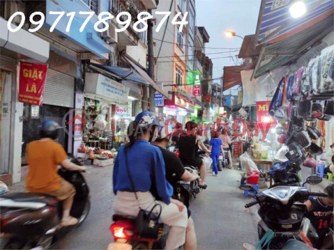 Seize the Opportunity: Sell House on Khuong Trung Street 60m2, Frontage 6m 6.3 Billion cash flow 22 million VND\/month _0