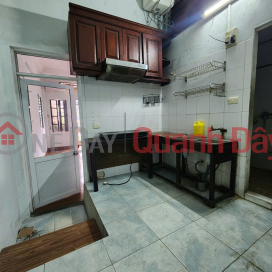 Cho thuê căn hộ tầng 2 Mặt Phố Trương Định 80m2, 2 ngủ chỉ 6 Triệu ở gia đình _0