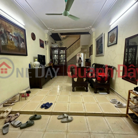 House for sale on Hang Can street, 75m2, 3 floors, 4.7m wide frontage, 52.5 billion VND, excellent for business. _0