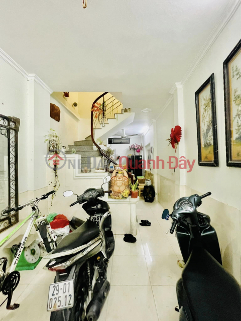 TOWNHOUSE FOR SALE IN Tung Tung, Dong Da, Hanoi. 4 FLOORS 4 BEDROOM FOR RENT. PRICE ONLY 100 TR\/M2 _0