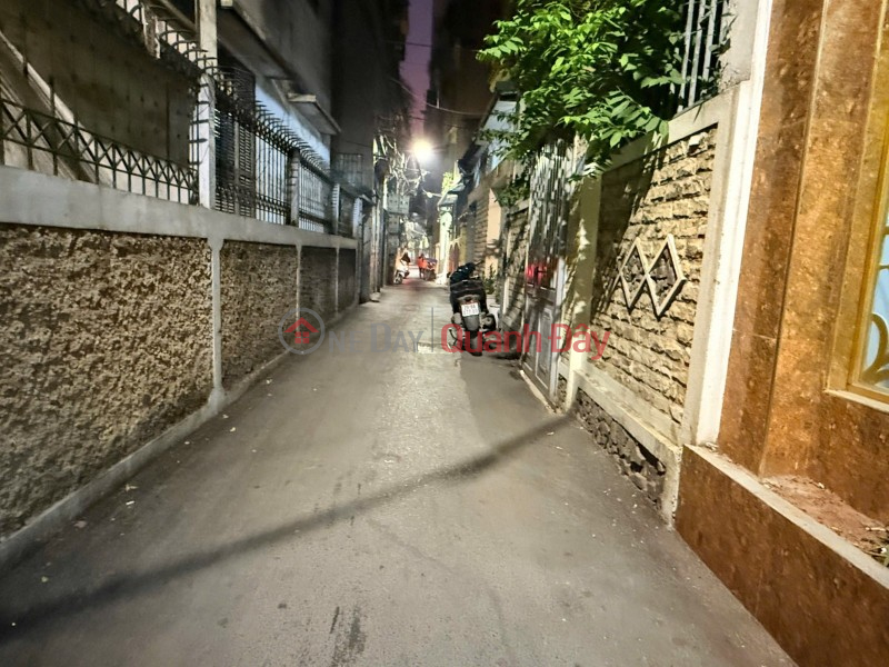 Hoàng Quốc Việt – 90m² – MT 5.6m – SÂN TRƯỚC – gần Công viên Nghĩa Tân – 21.5 tỷ Niêm yết bán