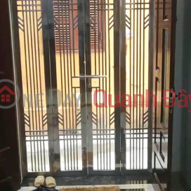Cho thuê nhà ngõ Định Công, 30m2*5 tầng 3 phòng ngủ, 4 vs, 12 triệu _0