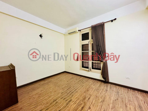EXTREMELY URGENT NEED TO SELL HOUSE IN LANE 217 TRAN PHU, HA DONG<br \/> -CENTRAL -BUZZY BUSINESS - 2 FOREVER OPEN - NEARBY _0