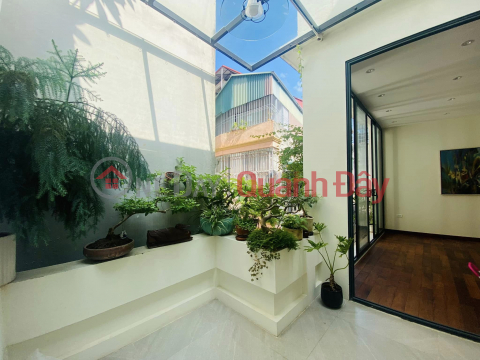 House for sale on Nguyen Thai Hoc, 54m2, 4 floors, 11m frontage, 13.3 billion, spacious, new and beautiful _0