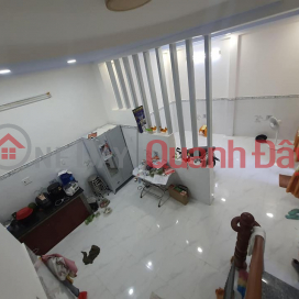 Square, beautiful windows, 3 floors, 3 open sides, 5 bedrooms, price only 6 billion, Khue Trung _0