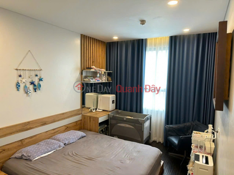 đ 8.8 Billion, HOT DEAL: 2-bedroom apartment, 77m2, Vinhomes D'Capitale, Tower C6, mid-floor, stunning city view, price 8.8 billion VND.