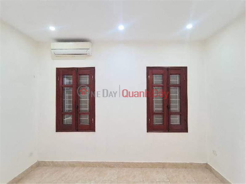 đ 6.6 Billion, House for sale in Chua Boc, Dong Da, 40m, 4T, builders, corner lot, near the street, rare and beautiful, live forever