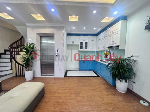 Beautiful house - Corner plot on Nguyen Van Linh Street - Prime location - Car access - 6 floors with elevator - Wider at the back _0