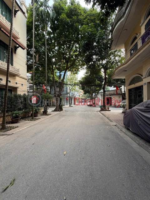 ONLY 1 PLOT AVAILABLE!!! House in the 918 Phuc Dong area, 40m x 5m, investment price! _0