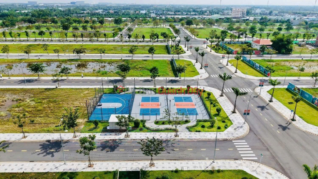 BEAUTIFUL LAND FOR QUICK SALE Beautiful Land OPPOSITE THE SCHOOL Luong Hoa Commune, Ben Luc, Long AN Sales Listings