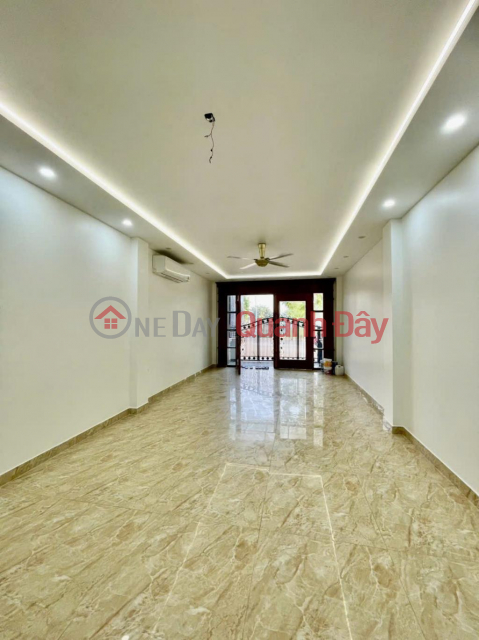 CLASSY RESIDENTIAL HOUSE, LUXURY ELEVATOR, FREE FURNITURE, 7-SEAT GARAGE, CAR AVOIDANCE, PARKING. _0