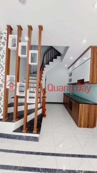 TC is slightly 3.x billion (x small) newly built house with 5 floors, 3 bedrooms. Sales Listings