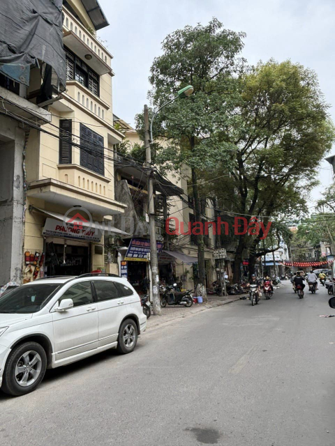 House for sale on Dong Nhan street, 31m2, 11.4 billion, wide sidewalk, bypass car, top auto parts business _0