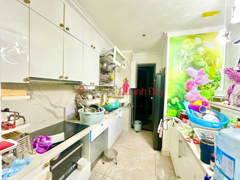  Please Select, Residential, Sales Listings đ 5.2 Billion