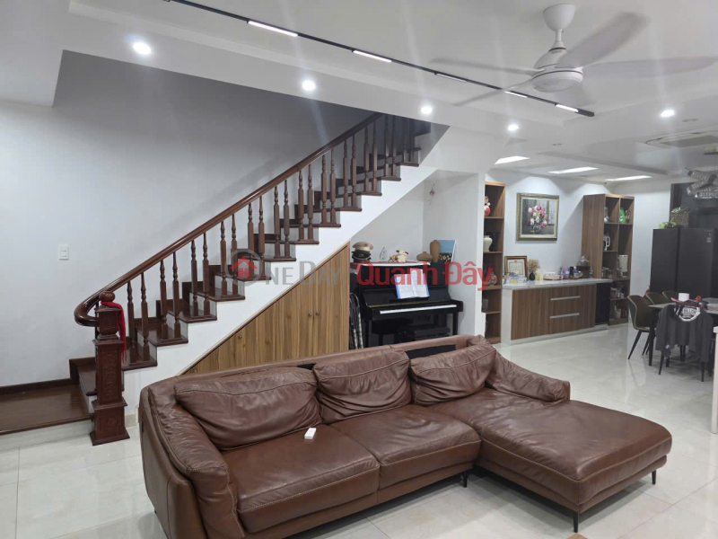 đ 8,2 tỷ Bán nhà chính chủ - Hoàn thiện full nội thất - Quang Minh Green City - 90m2 - 3 tầng