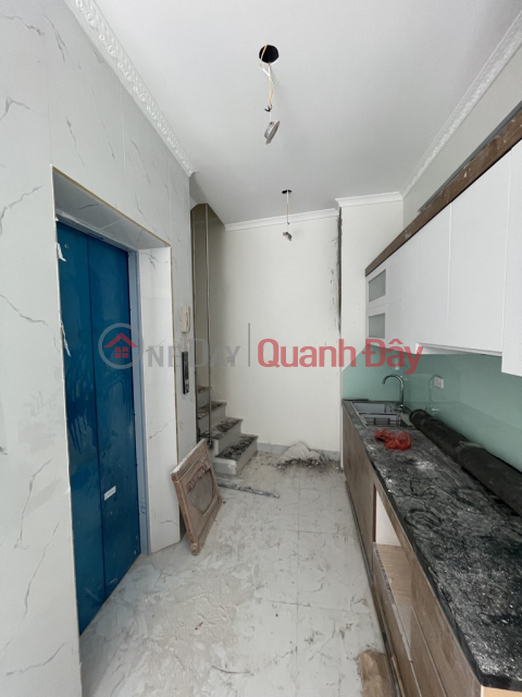 Ô tô đỗ cửa, nhà mới đẹp lung linh, khách sẵn xách vali về ở, nhà lô góc phòng cực thoáng sáng. _0