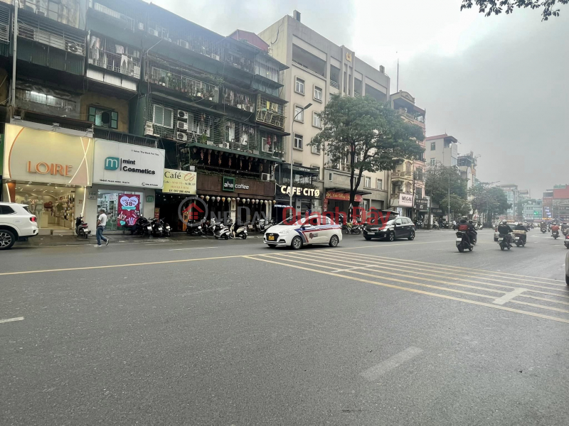 House for sale on a large street in the center of Dong Da district, 130m2, 2 floors, 4m area, asking price 22 billion, negotiable. Sales Listings