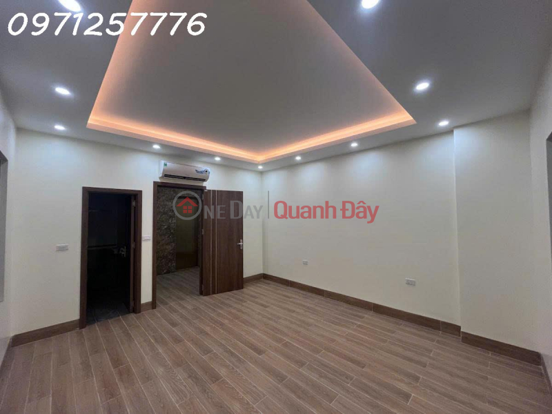 Property Search Vietnam | OneDay | Nhà ở Niêm yết bán | BÁN GẤP NHÀ
-TRUNG TÂM- CẦU GIẤY-NHÀ MỚI -Dt:42m2-mt:4,5m- 6 tầng- thang máy 
- Lô góc hiếm - kinh doanh -