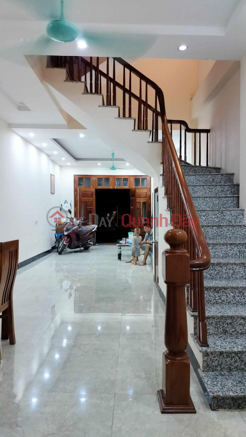 For sale by owner! 3 floors, built by people, 63m2, alley, car, chess board, near school, near North Thang Long Industrial Park. - _0