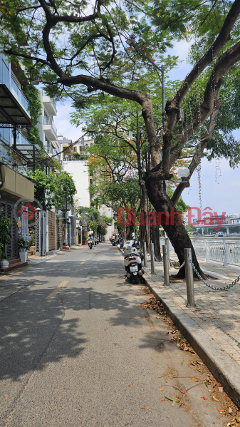 SLIGHTLY OVER 20 BILLION VND - 6-STORY HOUSE IN HOANG CAU AREA - ALLEY ACCESSIBLE BY CAR Sales Listings