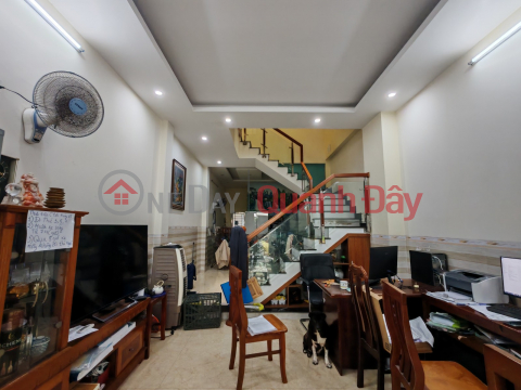 URGENT SALE - 3-STOREY HOUSE WITH SOLID STRIP FOUNDATION, OWNER'S ARCHITECT BUILDING WITH HEART AND DEVOTION! _0