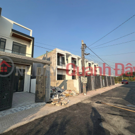 Bán Nhà Giá Thương Lượng gần Ngã Ba Đèn Vàng - Đồng Khởi _0