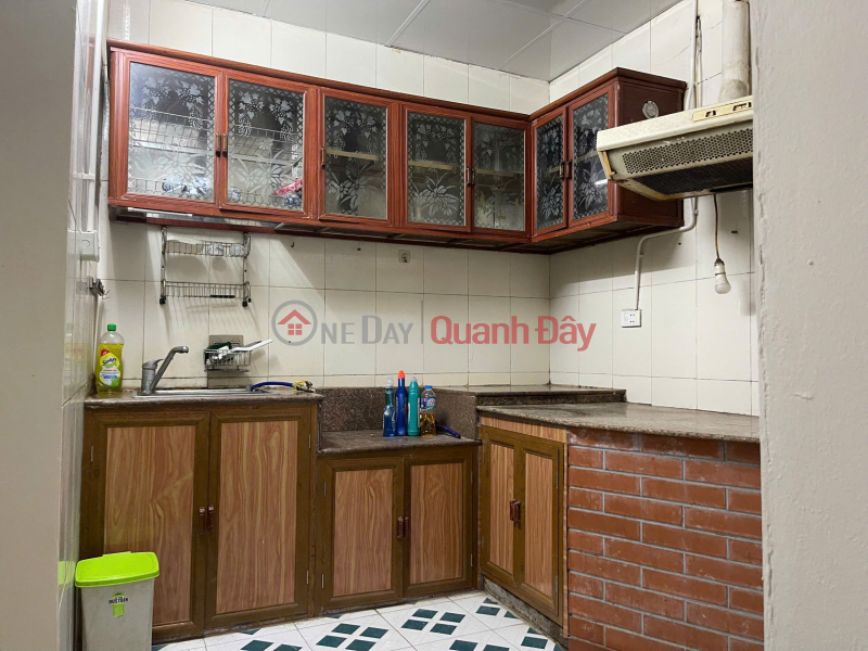 Cho thuê căn hộ tập thể tầng 1 đường Hoàng Ngọc Phách, 80m2, 2 phòng ngủ, 10 triệu, Việt Nam, Cho thuê, đ 10 triệu/ tháng