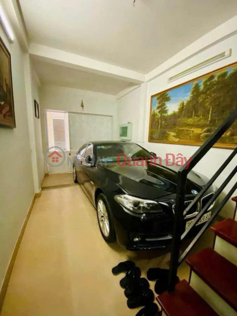 House for sale on Nguyen Chinh street, Tan Mai. Cars can park at the door and turn around. 45m2, price 10.8 billion. _0