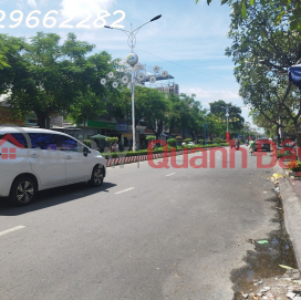 Urgent Sale: House on Hung Vuong Street, Sa Dec. Area 243m2, 2 floors, 4 bedrooms. Title deed available. _0