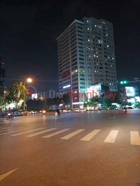 House for sale on Ho Tung Mau street, sidewalk, 8m frontage, 8-lane road, 121 racing cars, 20 billion Sales Listings