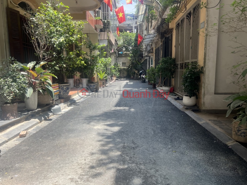 ONLY 1 HOUSE ON NGUYEN VAN CU STREET - 7-STOREY HOUSE WITH ELEVATOR - FULL FURNITURE - 7-SEAT CAR GARAGE! Sales Listings