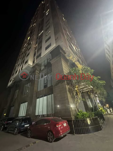 Owner sells luxury apartment in super nice location and convenient traffic. Sales Listings