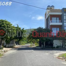 I am the owner. A stunning corner plot, lot 148, on N1 road near the park - with a 34m frontage. I am the owner. A stunning corner plot, lot 148, on N1 road near the park - with a 34m frontage. _0